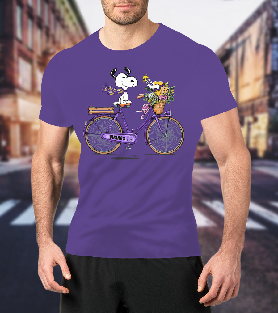 Minnesota Vikings Snoopy Woodstock Bicycle Adventure T-Shirt