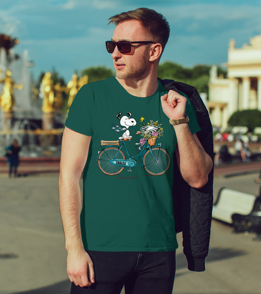 Philadelphia Eagles Snoopy Bicycle Flower Basket T-Shirt