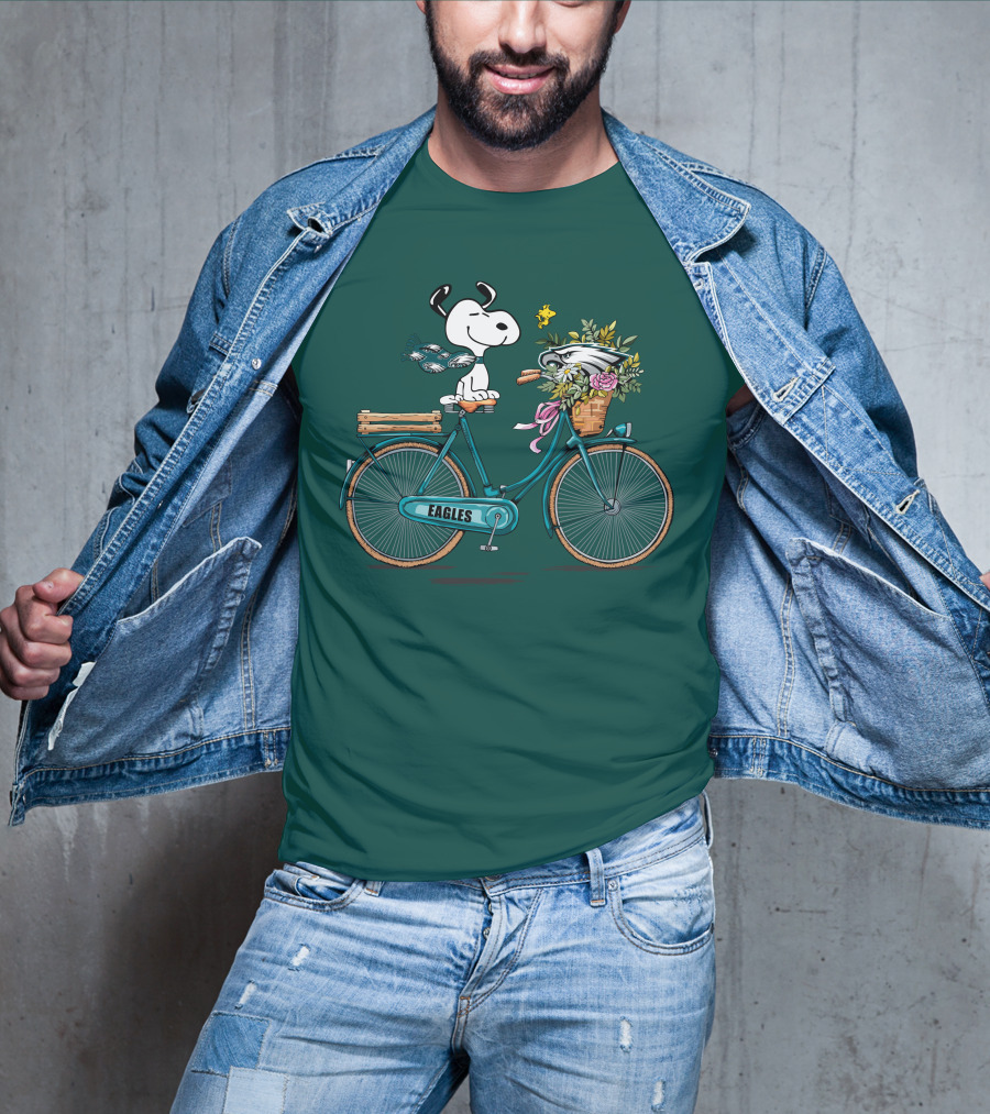 Philadelphia Eagles Snoopy Bicycle Flower Basket T-Shirt