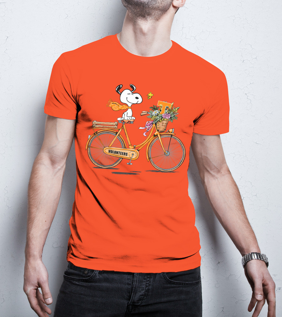 Tennessee Volunteers Snoopy On Bicycle With Flowers And Woodstock T-Shirt