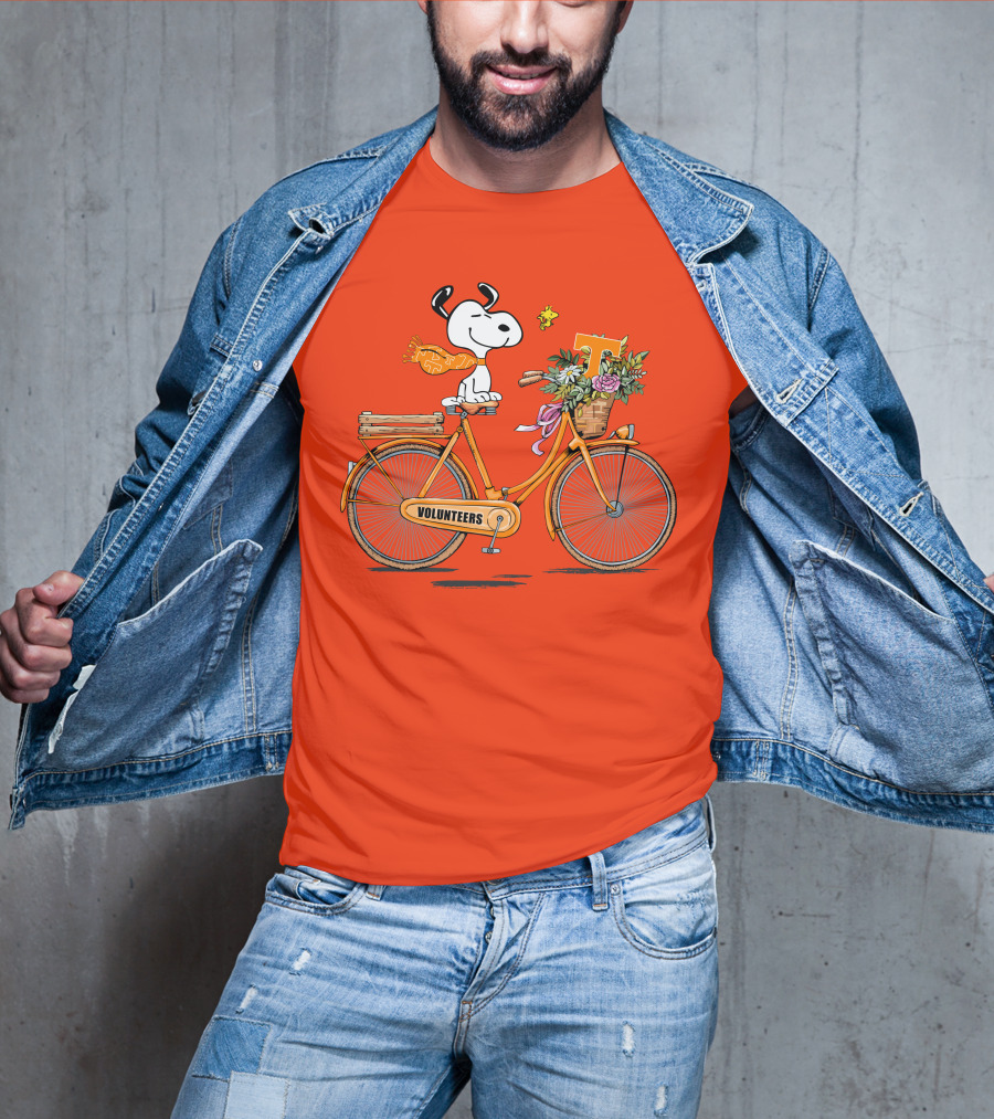 Tennessee Volunteers Snoopy On Bicycle With Flowers And Woodstock T-Shirt