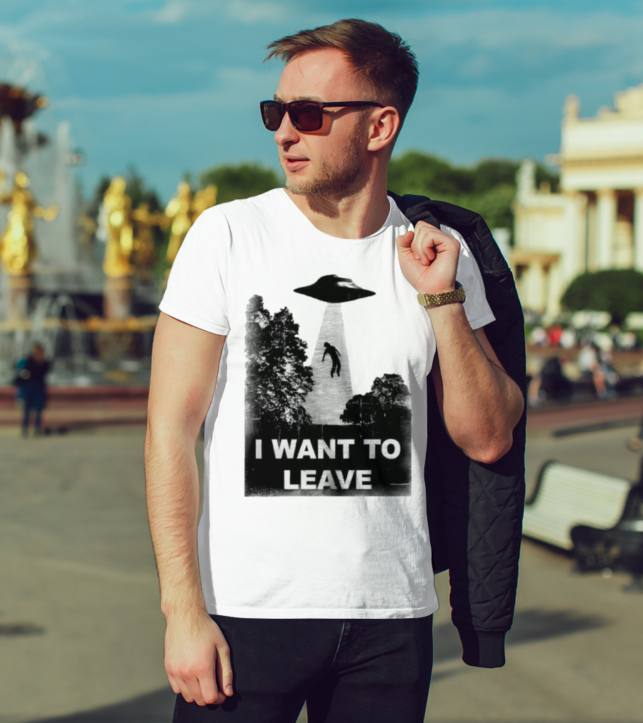 I Want To Leave UFO Abduction Scene Black And White Design T-Shirt