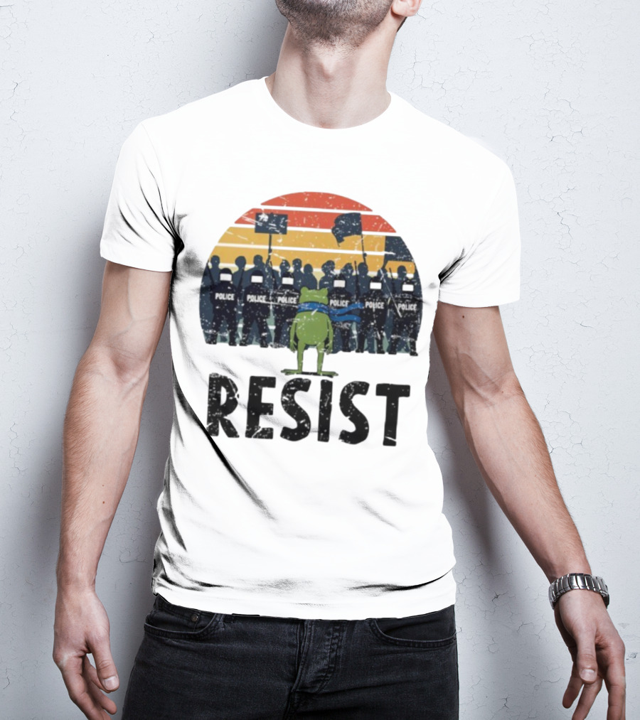 Portland Frog Protester Resist Police Vintage Sunset T-Shirt