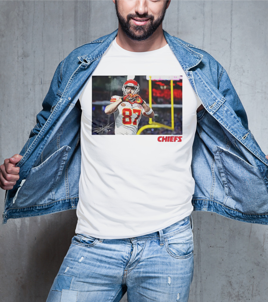 Travis Kelce 87 Kansas City Chiefs Heart Gesture Signature T-Shirt