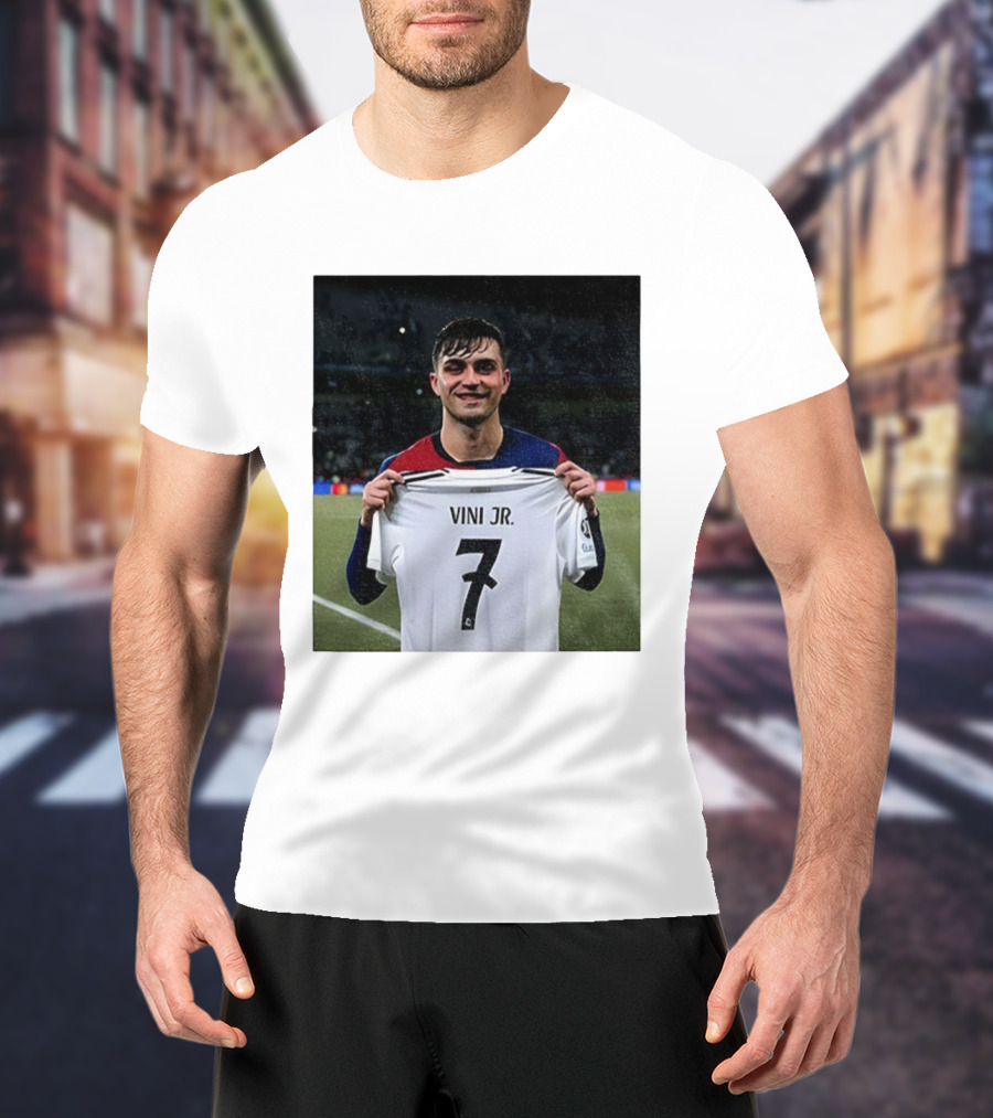 Pedri Holding Vini Jr 7 Jersey La Liga Real Madrid T-Shirt