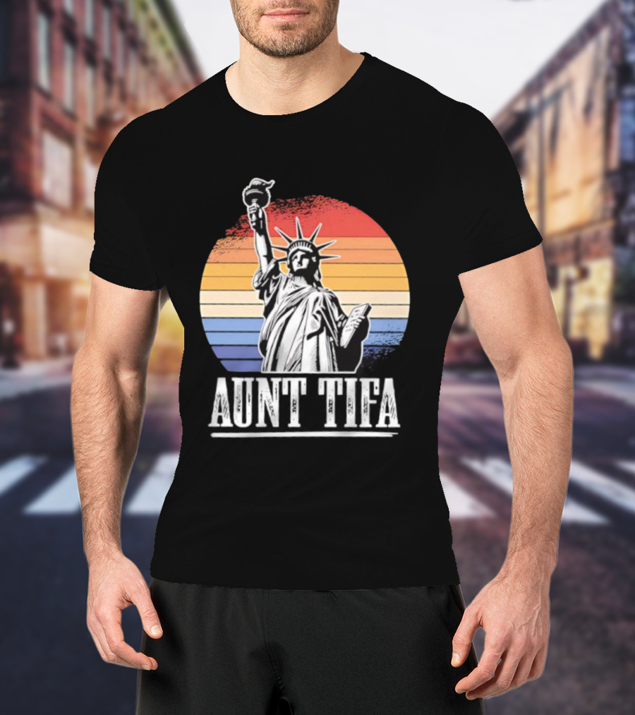 Statue Of Liberty Aunt Tifa Vintage Retro Stripes T-Shirt
