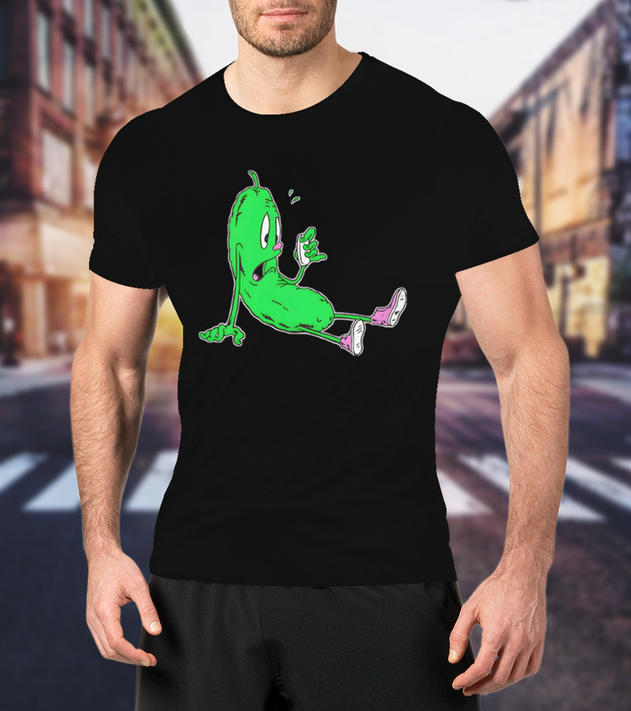 Stunsig Green Pickle Cartoon Phone Expression T-Shirt
