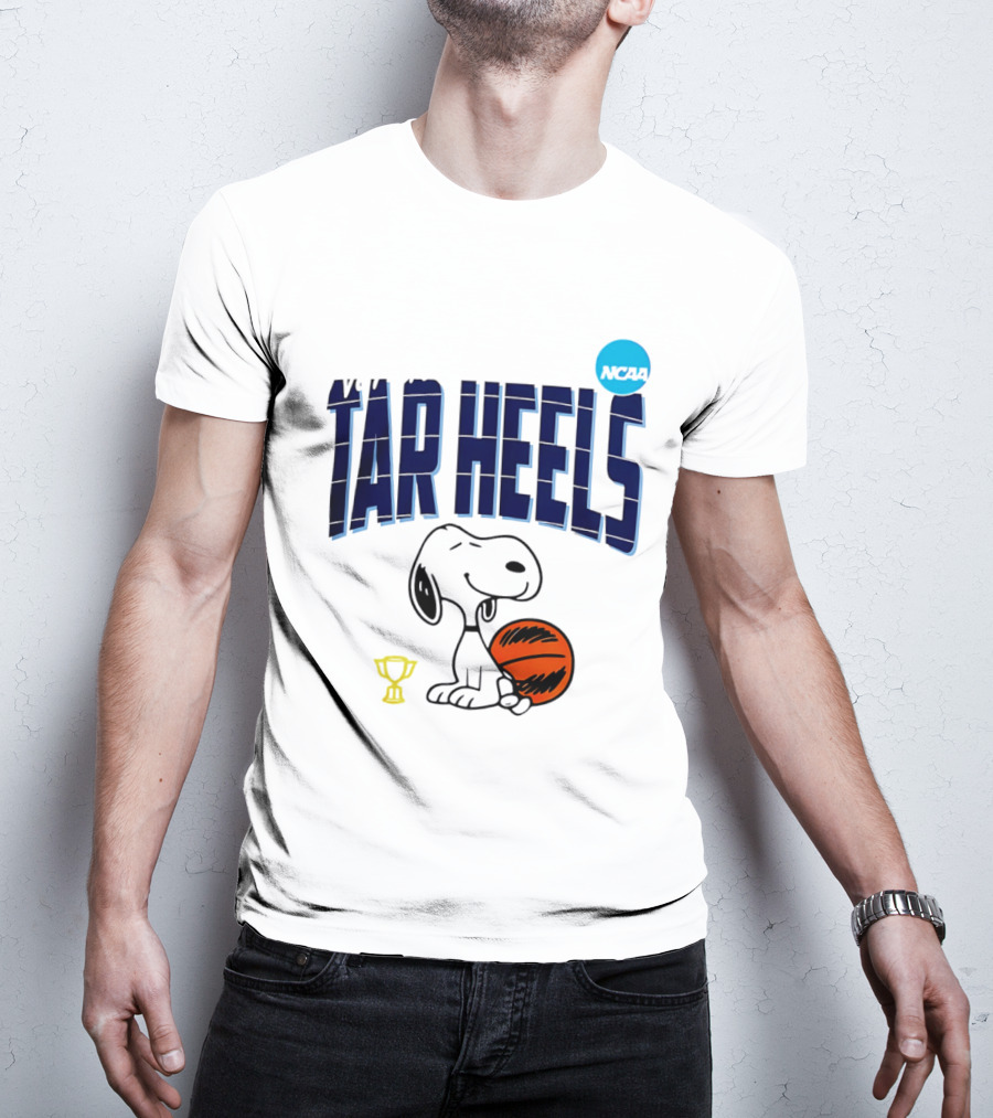 North Carolina Tar Heels Snoopy Basketball NCAA March Madness 2026 T-Shirt