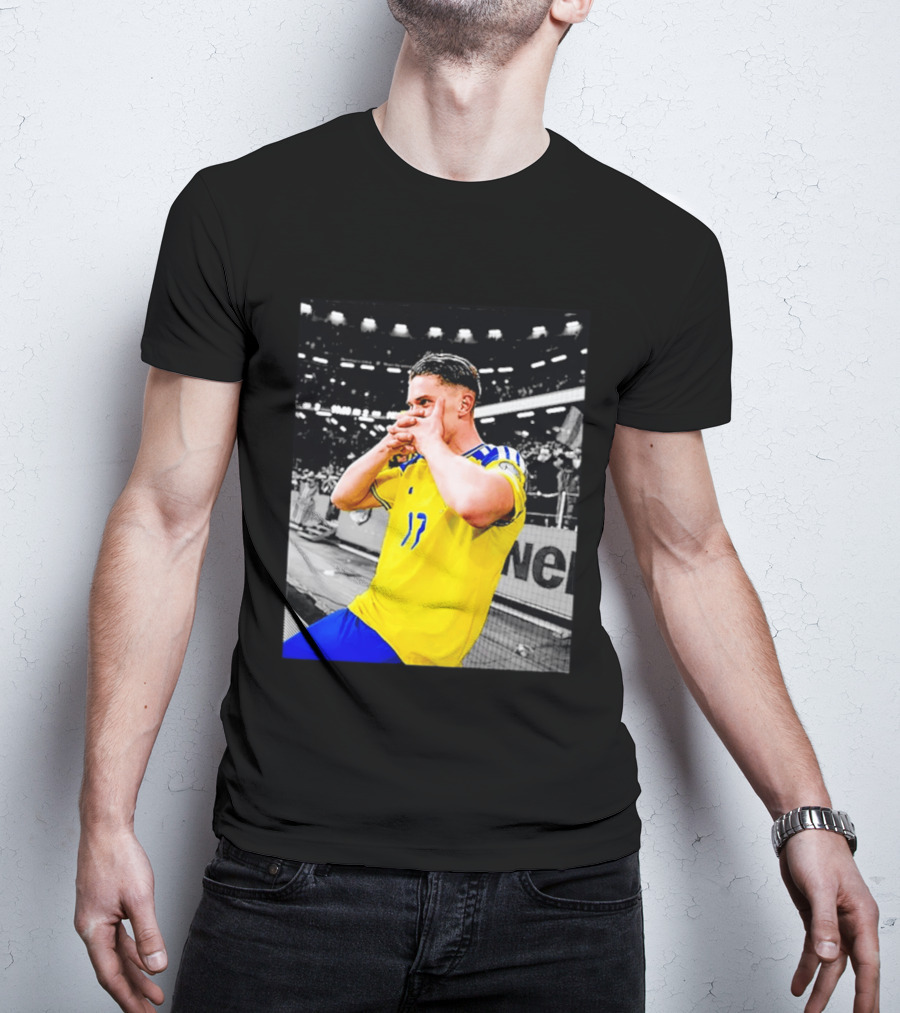 Viktor Gyokeres Sweden Yellow Soccer Jersey Celebration T-Shirt
