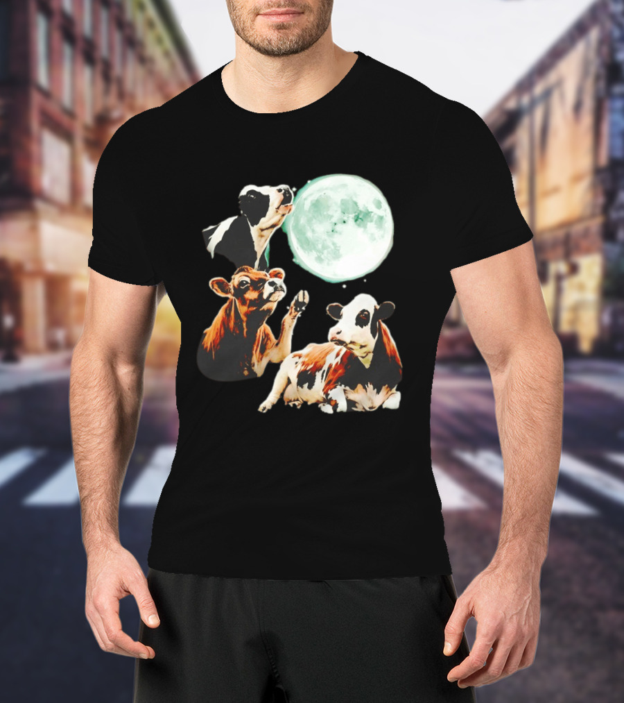 Cow Howling At Moon With Three Cows And Full Moon Scene T-Shirt