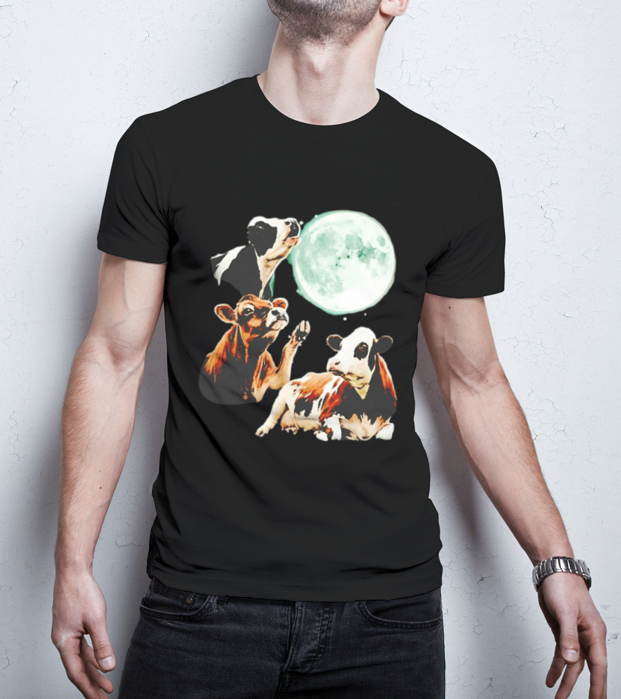 Cow Howling At Moon With Three Cows And Full Moon Scene T-Shirt
