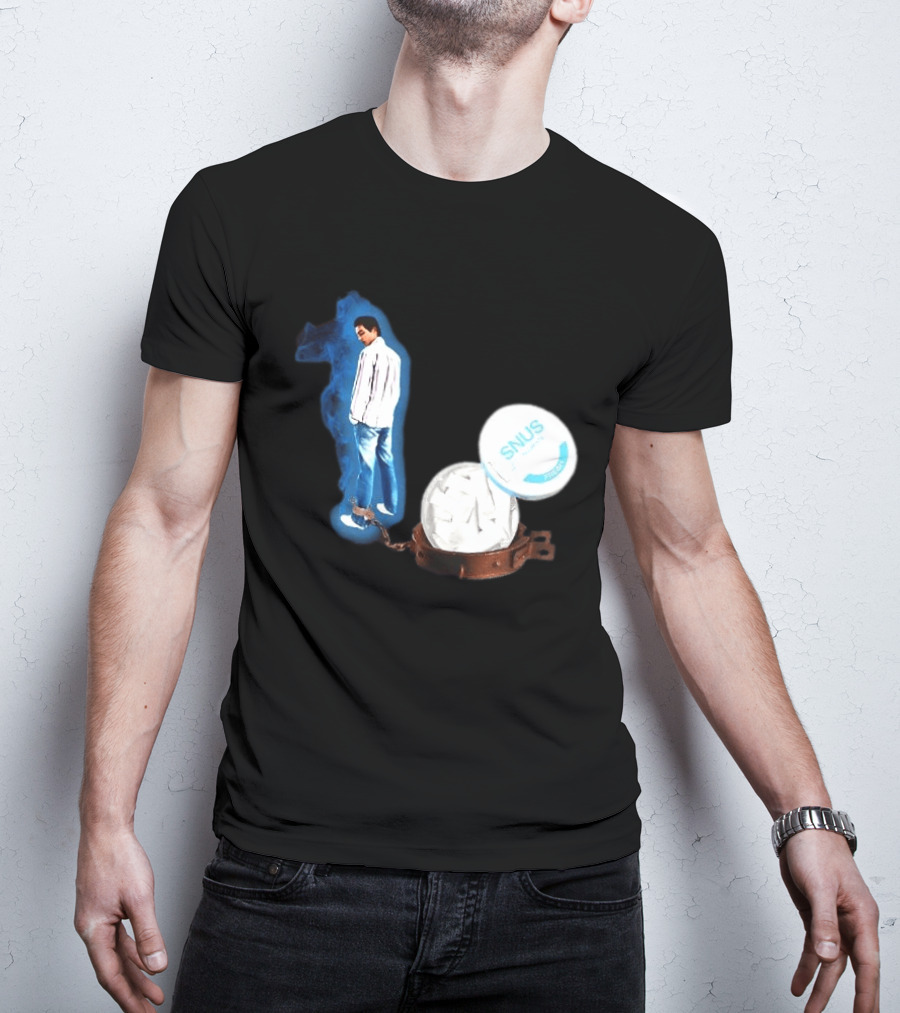 A Snus Gekettet Meme With Snus Tin And Chain T-Shirt