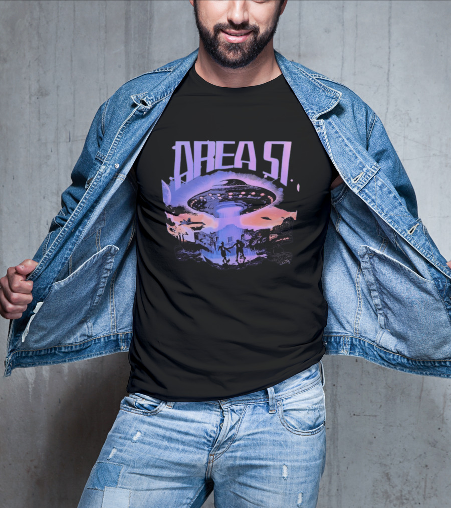 Area 51 UFO Extraterrestrial Invasion Scene T-Shirt