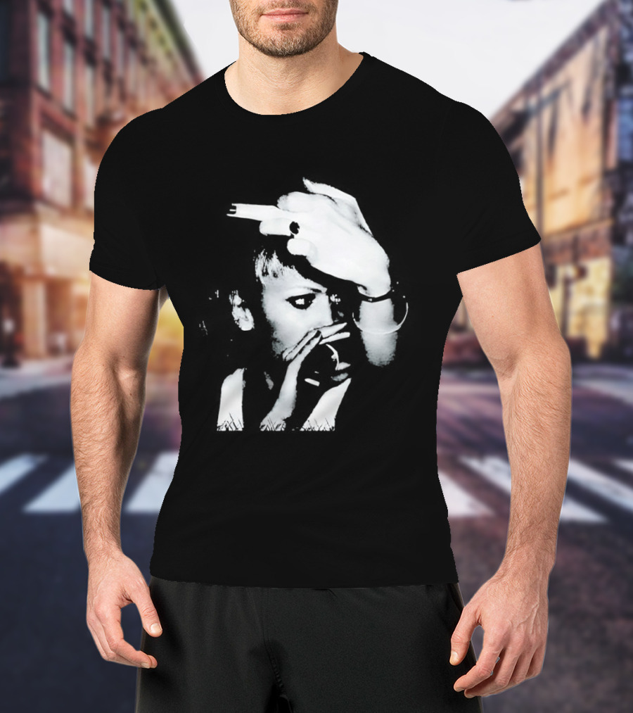 Gwen Stefani Middle Finger Classic Punk Rock Iconic Gesture T-Shirt