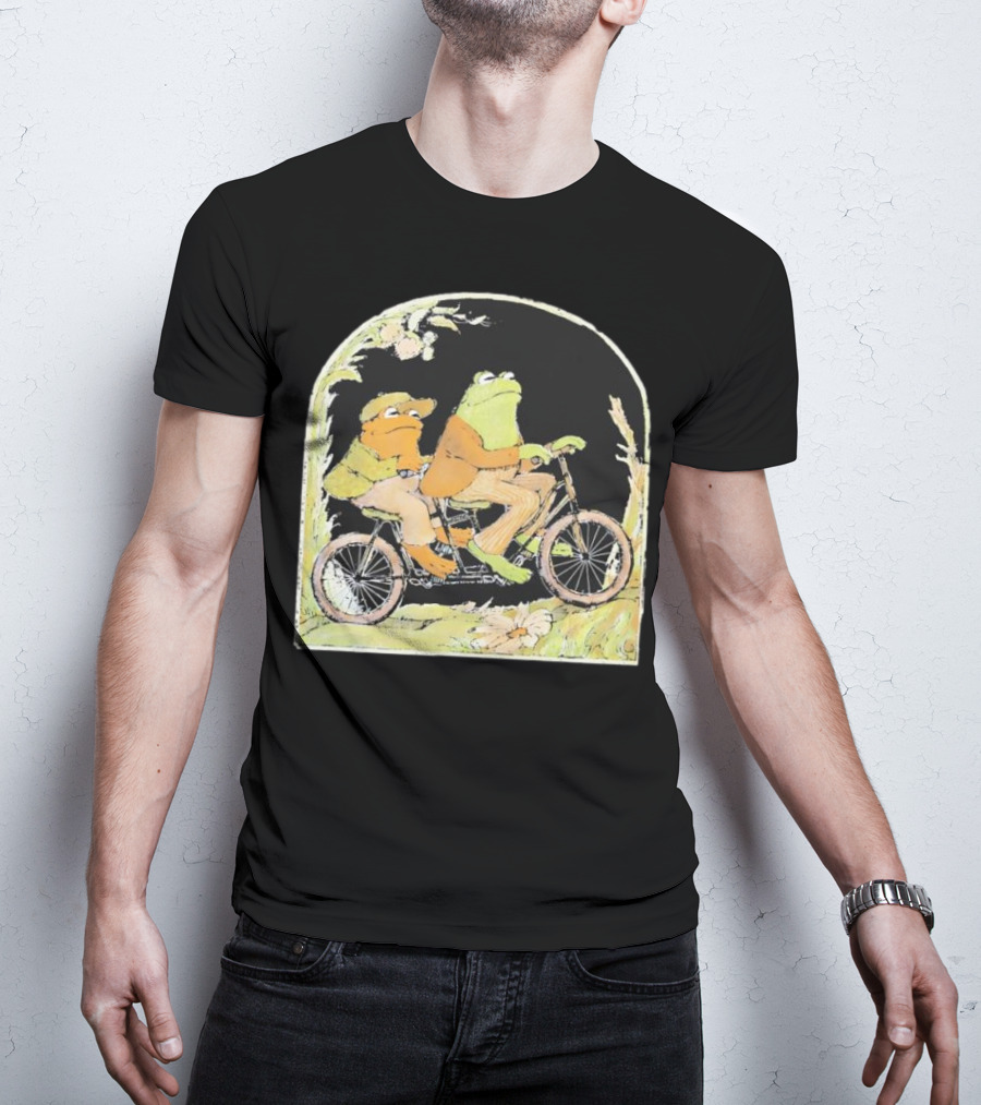 Frog And Toad Riding Vintage Bicycle Halloween Style T-Shirt