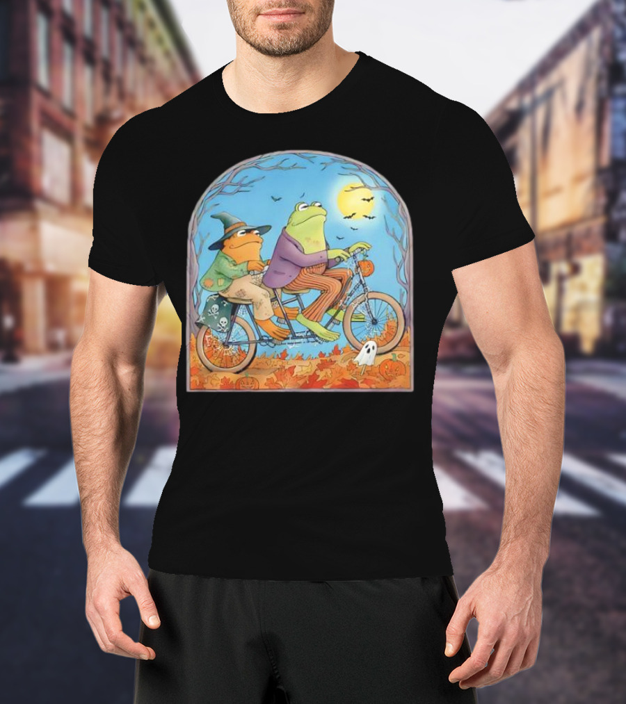 Vintage Frog And Toad Halloween Tandem Bike Moonlit Scene T-Shirt