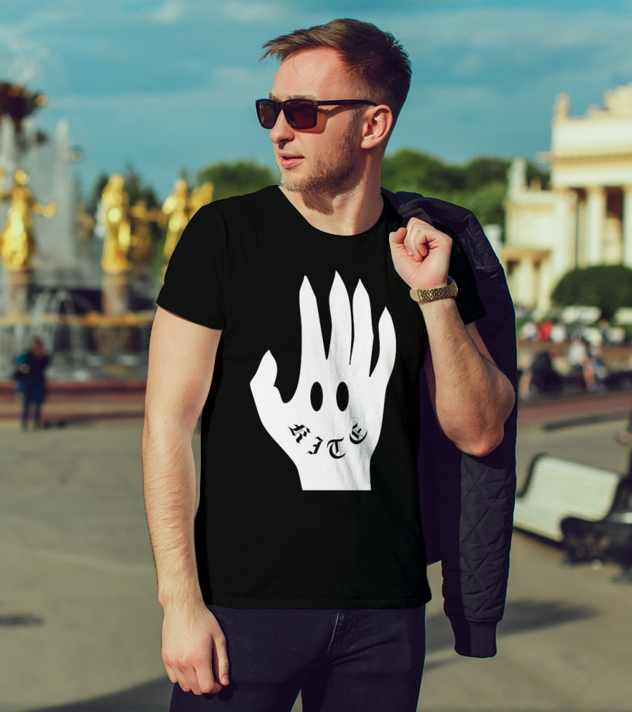 Kite Smile Hand By Stefan Fält T-Shirt