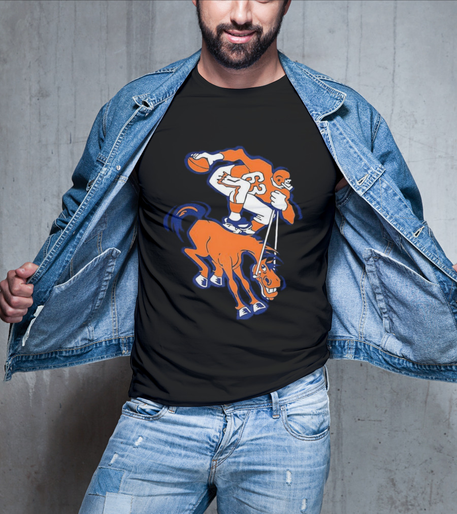 Denver Broncos Vintage Football Horse And Throwing Player T-Shirt