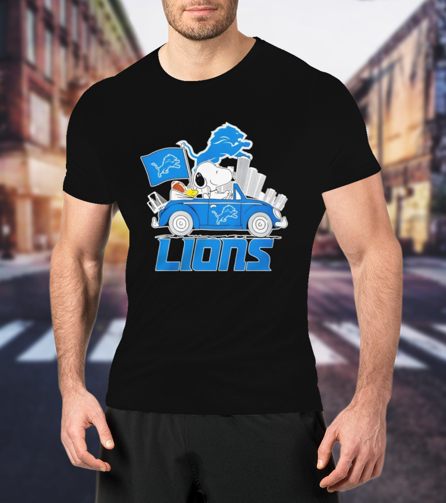 Snoopy Woodstock Driving Detroit Lions Car Flag Football T-Shirt