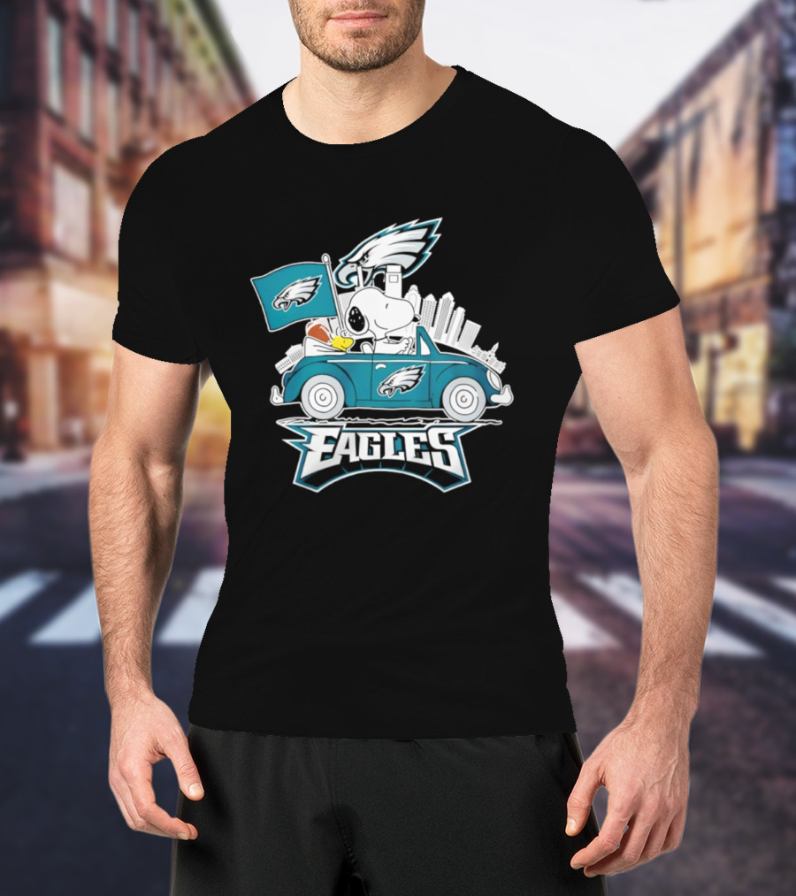 Philadelphia Eagles Snoopy Woodstock Driving Car Football Logo Fan Art T-Shirt