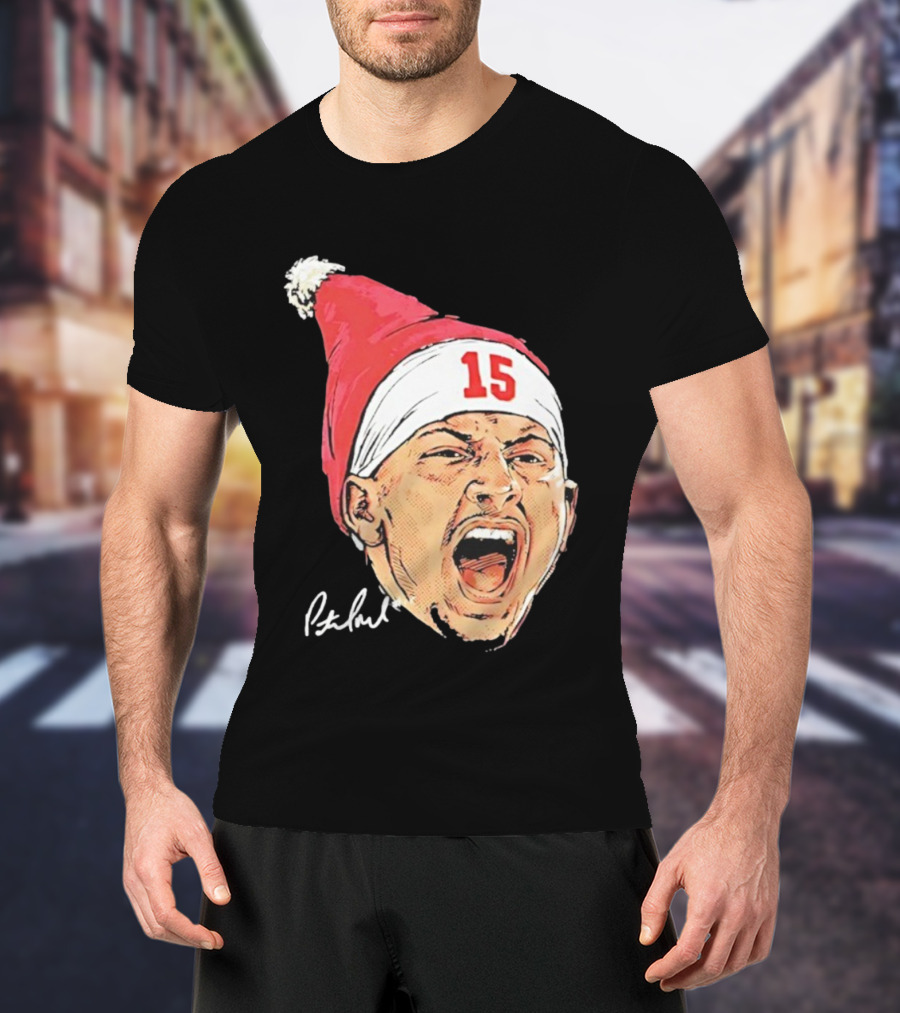 Patrick Mahomes Santa Hat Kansas City Chiefs Merry Christmas Signature 15 T-Shirt