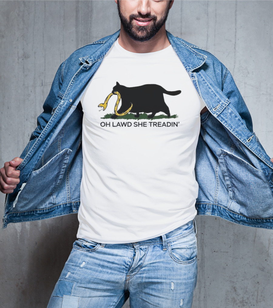 Oh Lawd She Treadin' Black Cat With Snake In Mouth T-Shirt