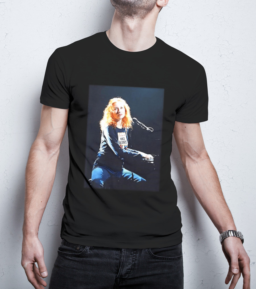 Tori Amos Nice Knodes Singing At Piano Live Performance Photography T-Shirt