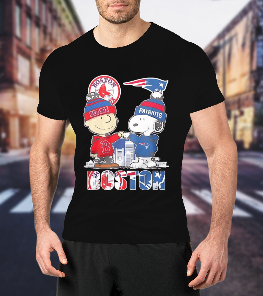 Boston Red Sox And New England Patriots Charlie Brown Snoopy Skyline T-Shirt