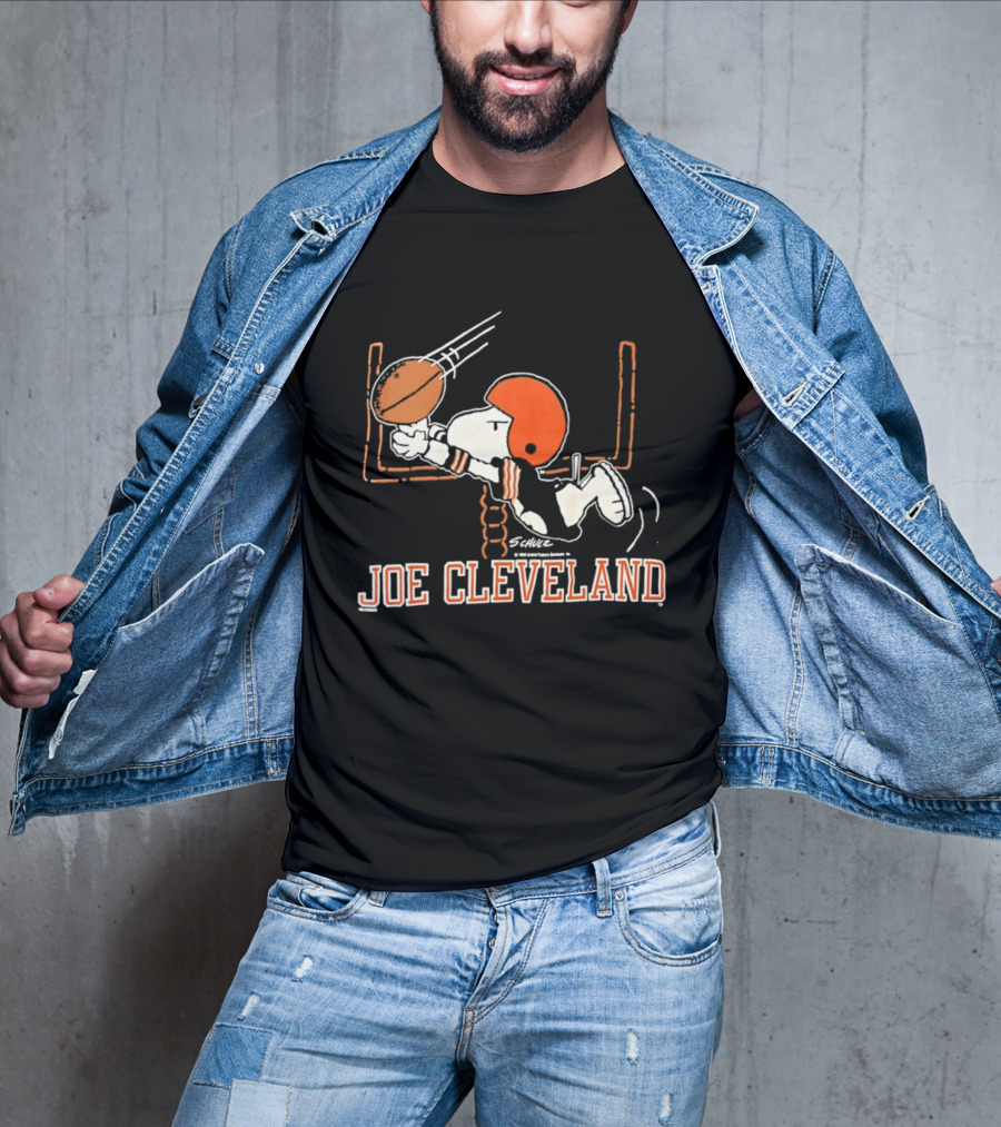 Joe Cleveland Browns Football Peanuts Comic T-Shirt