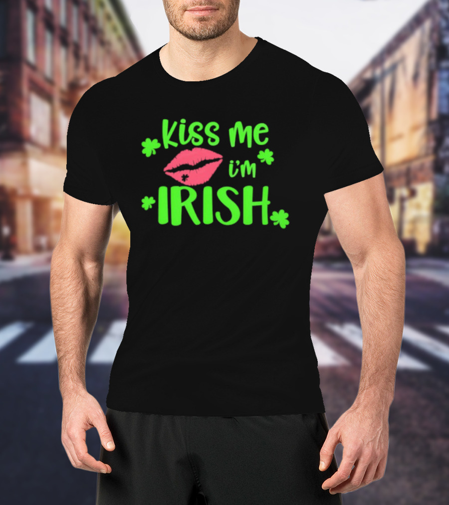 Kiss Me I'm Irish Shamrock Lips St Patrick's Day T-Shirt