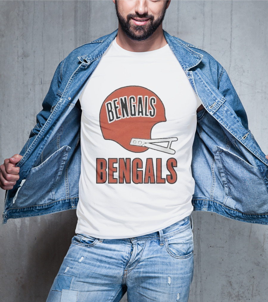 Bengals Big Helmet Cincinnati Football Team Retro Fan Gear T-Shirt