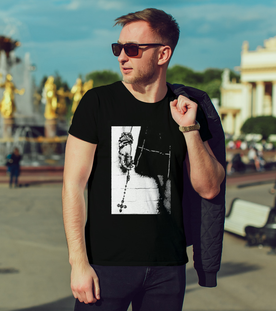 The Pretty Reckless Rosary Baphomet XScreaming T-Shirt