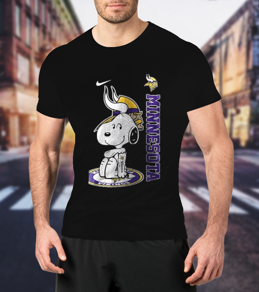 Minnesota Vikings Peanuts Snoopy Thank You For The Memories T-Shirt