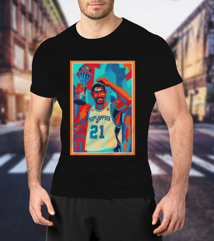 Tim Duncan San Antonio Spurs 21 Holding Trophy Victory Celebration T-Shirt