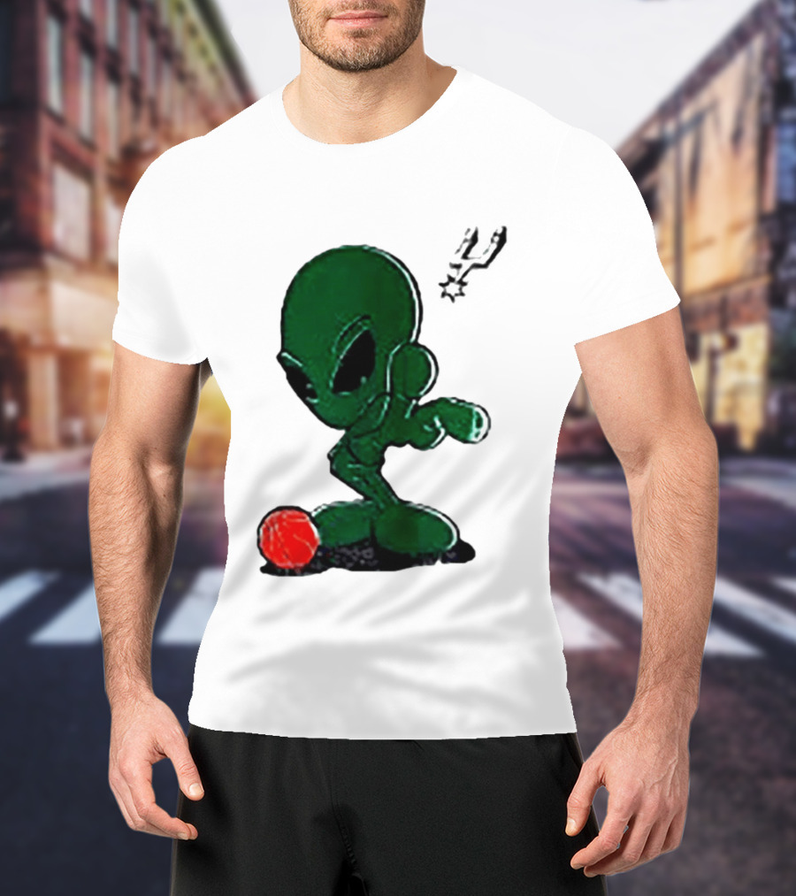 San Antonio Spurs Alien Basketball Dribble T-Shirt