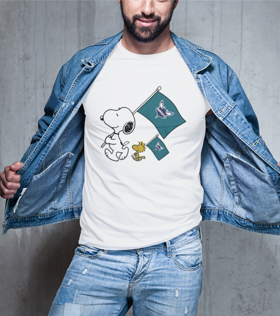 Snoopy And Woodstock Charlotte Hornets Flag Display T-Shirt
