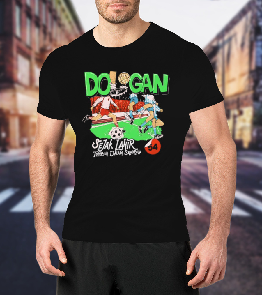 Dologan FC Sejak Lahir Tumbuh Dalam Sepakbola Retro Football Players And Field T-Shirt
