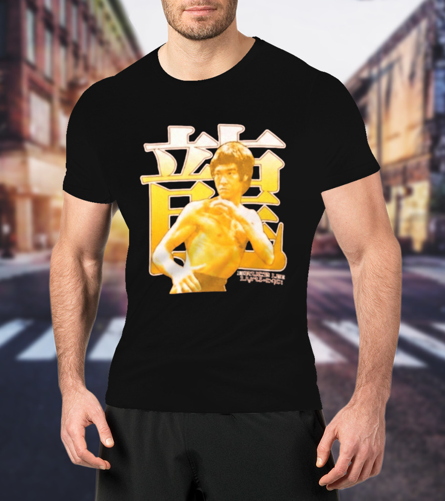 Bruce Lee Iconic Martial Arts Pose Chinese Characters T-Shirt