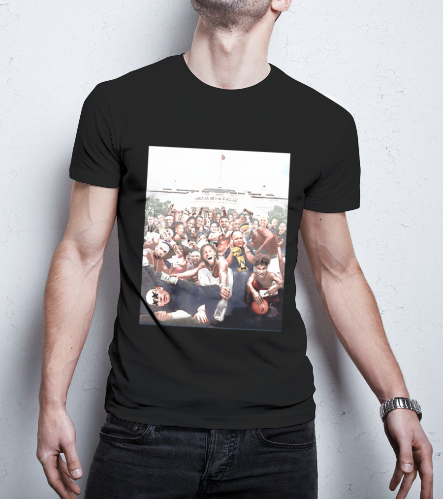 Knicks Nation Forever With Gathering Of Celebratory Fans And Players T-Shirt