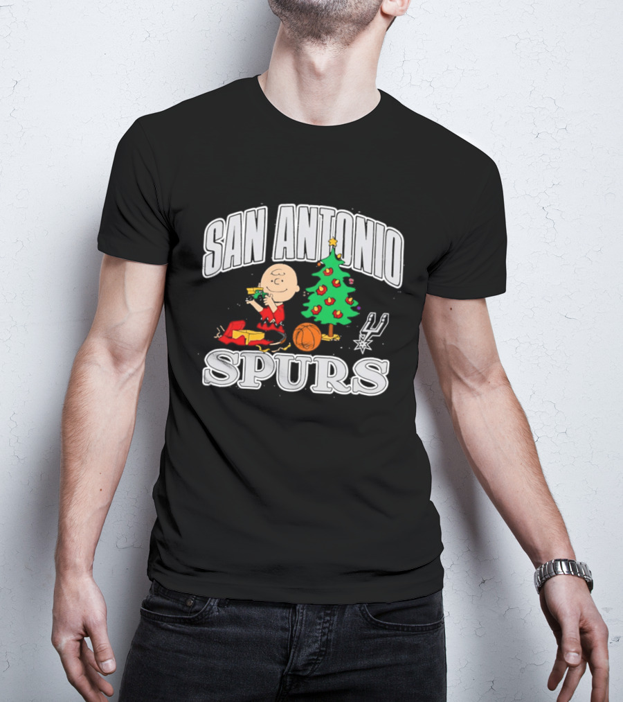 San Antonio Spurs Peanuts Charlie Brown Christmas Tree T-Shirt
