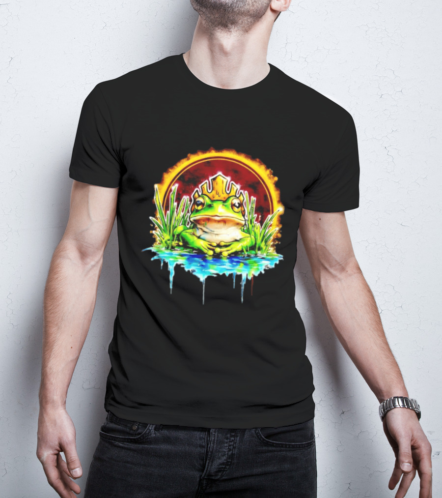 Frog King Crown Pond Nature Amphibian Wildlife Majestic Regal Water Scene T-Shirt