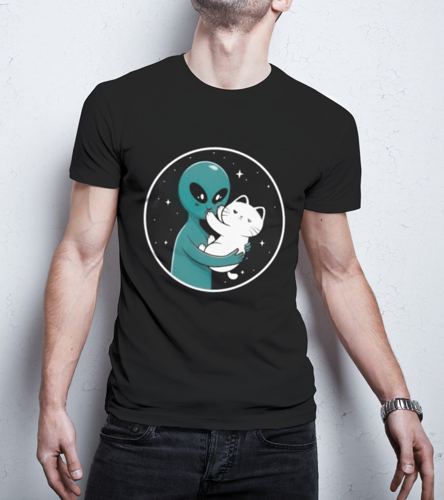 Even Aliens Love Cats Space Alien Embracing Kitty T-Shirt