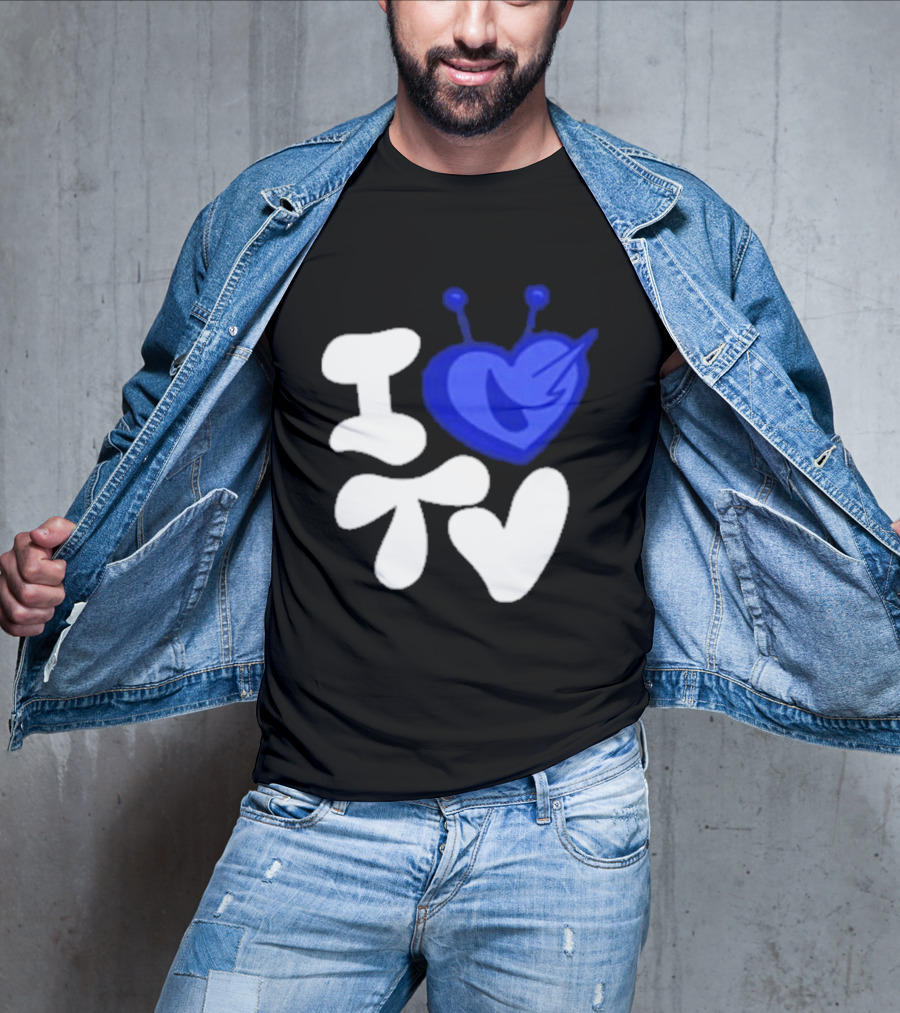 Paperboxmart I Love TV Blue Heart Antenna T-Shirt