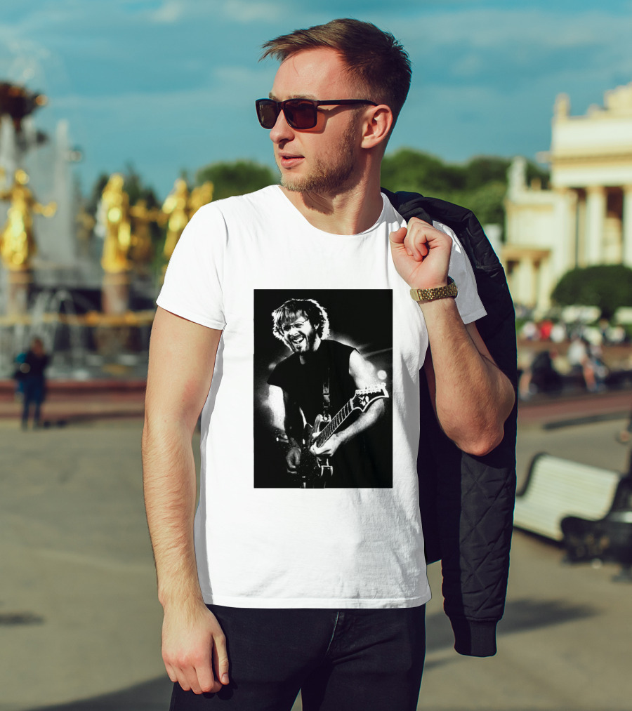 Phish Trey Anastasio Iconic Live Performance Guitarist Black And White Image T-Shirt