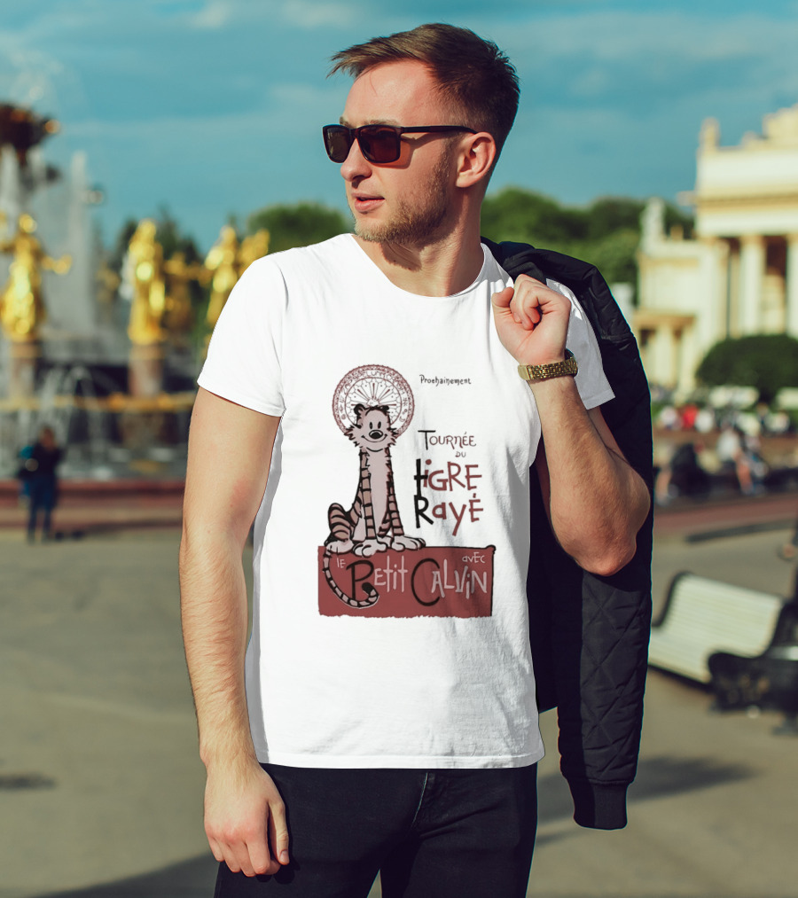 Tournée Du Tigre Raye Le Petit Calvin Avec Hobbes T-Shirt