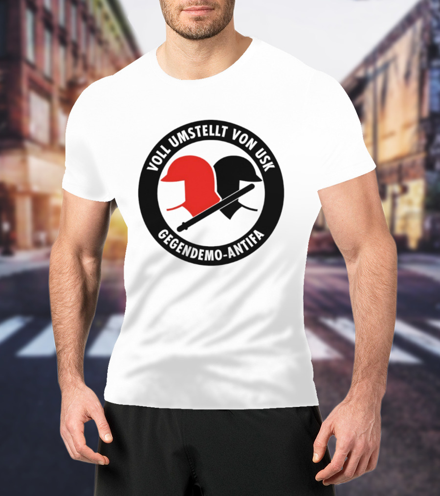 Voll Umstellt Von USK Gegendemo Antifa Helmet T-Shirt
