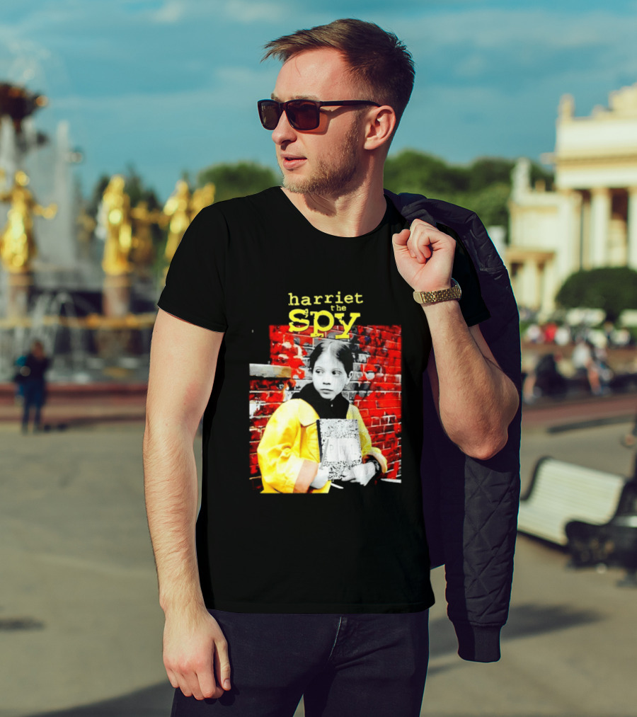 Harriet The Spy Michelle Trachtenberg Classic Yellow Raincoat Notepad T-Shirt