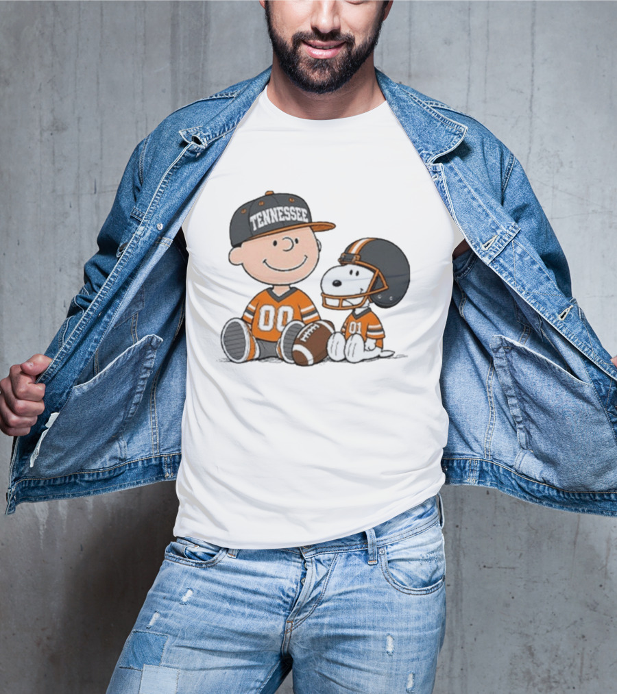 Tennessee Football Charlie Brown Snoopy Peanuts 00 01 T-Shirt