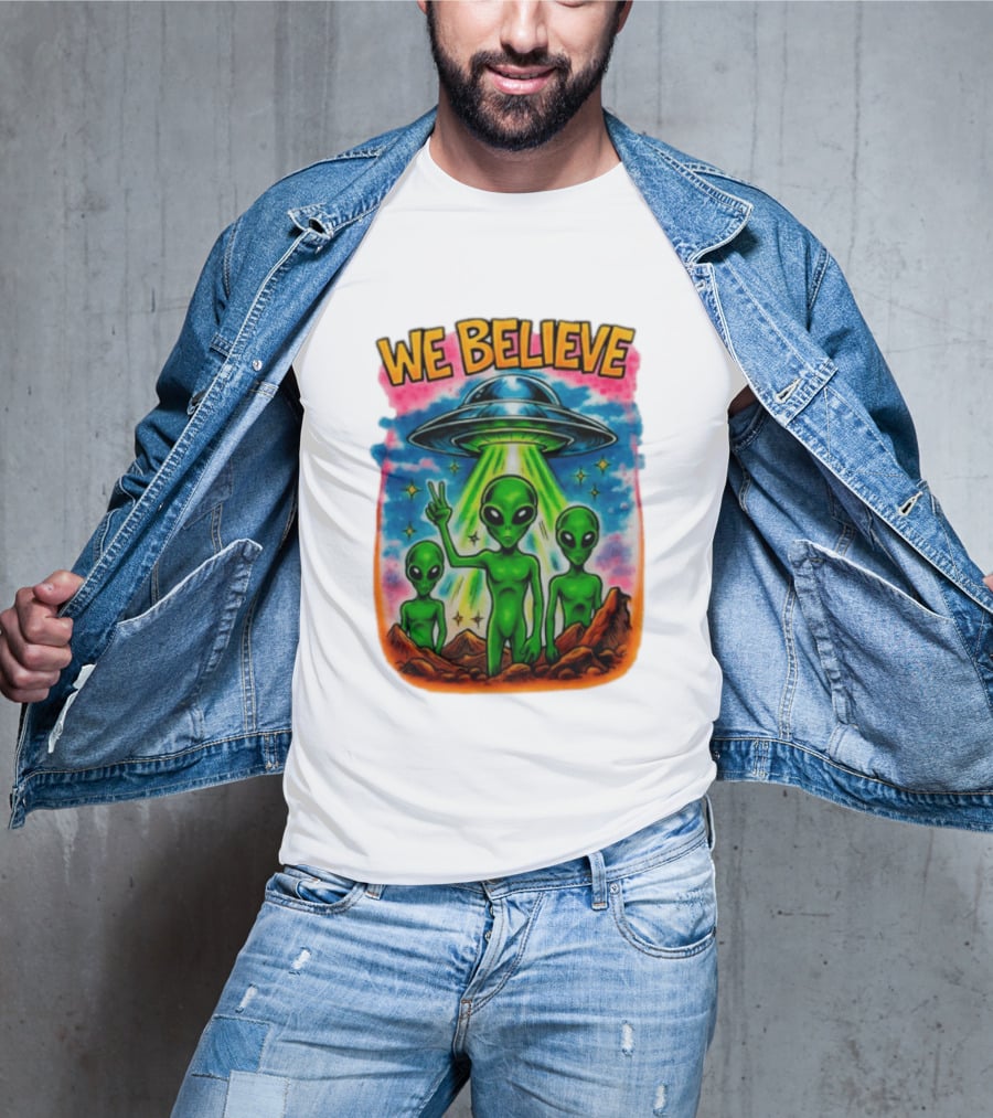 We Believe Aliens UFO Extraterrestrial Peaceful Green Aliens Stars Cosmic Scene T-Shirt