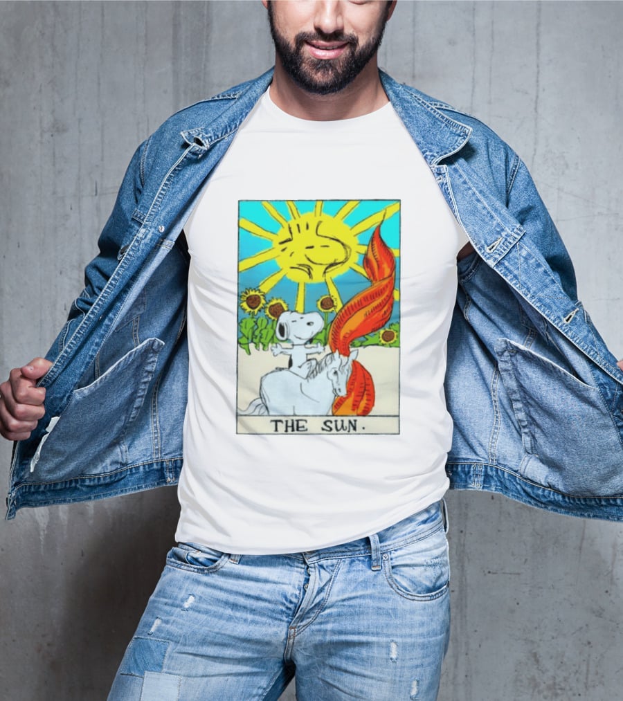 Snoopy The Sun Tarot Card Peanuts Charlie Brown Tarot T-Shirt